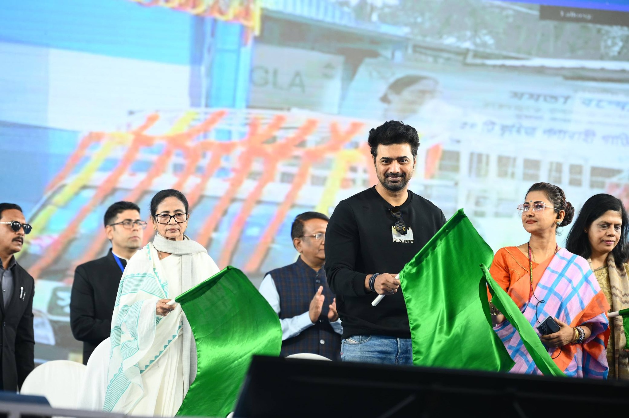 কৃষিও চলবে, শিল্পও চলবেসিঙ্গুর থেকে বার্তা মমতার
